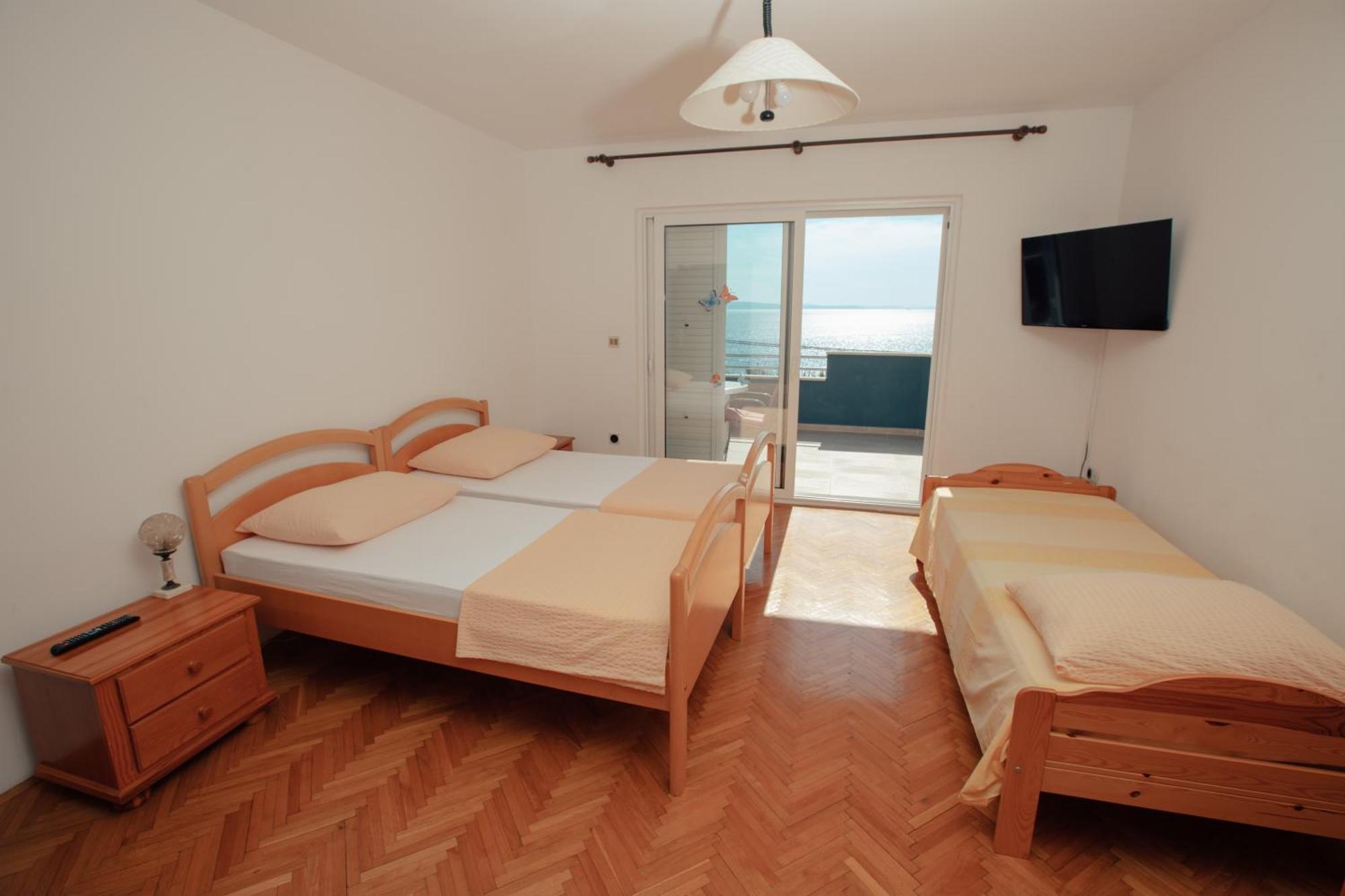 Apartmani Miljak オミシュ エクステリア 写真