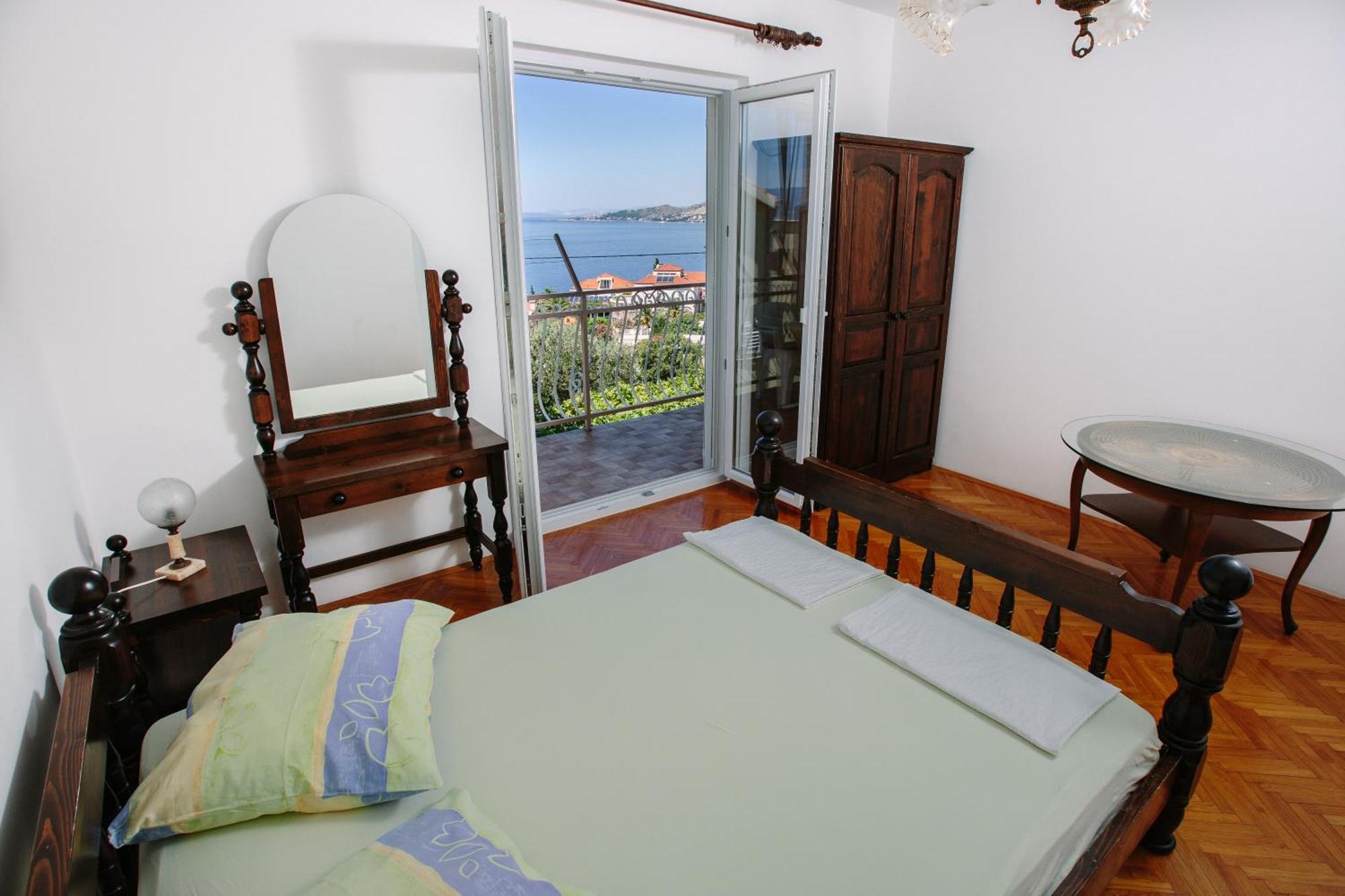 Apartmani Miljak オミシュ エクステリア 写真