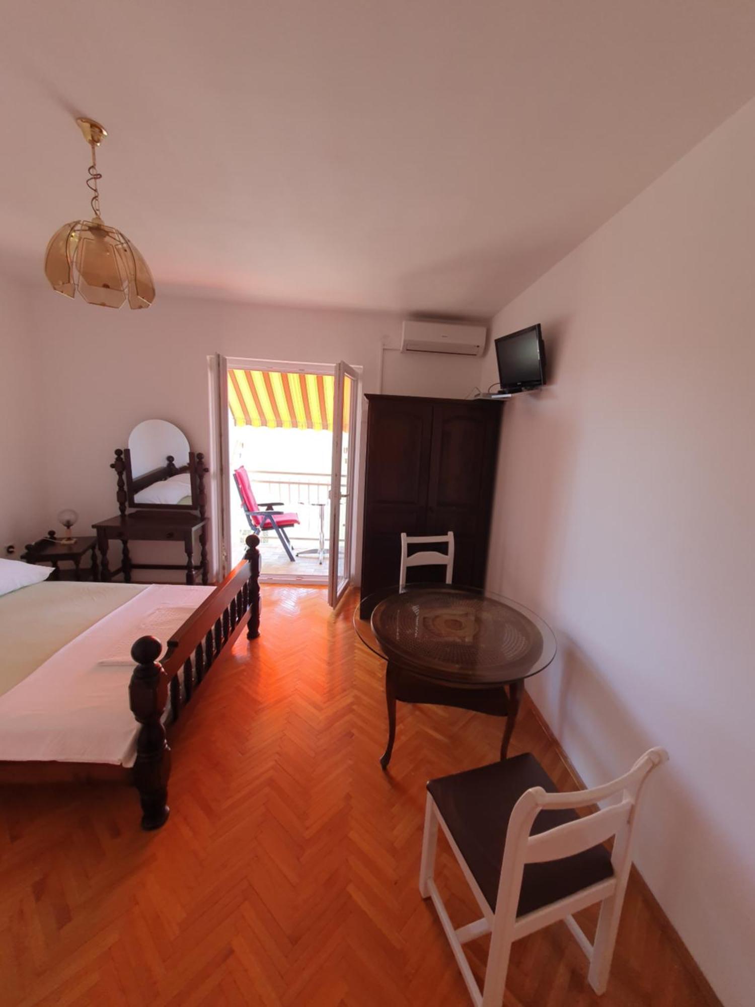 Apartmani Miljak オミシュ エクステリア 写真